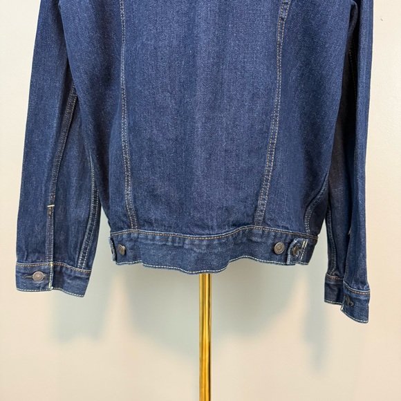 Levi’s Denim Trucker Jacket Size XL 72334 Blue Retro Vintage Style Dark Wash - Picture 7 of 13